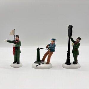 Department 56 1999 HVC Dickens Village Ser Busy Railway Station 58464 Set Of 3